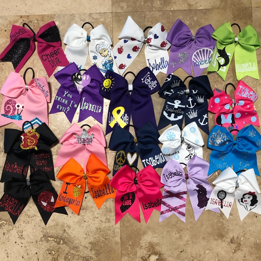 Cheer Bow Personalized with Isabella Name (Q:20)
